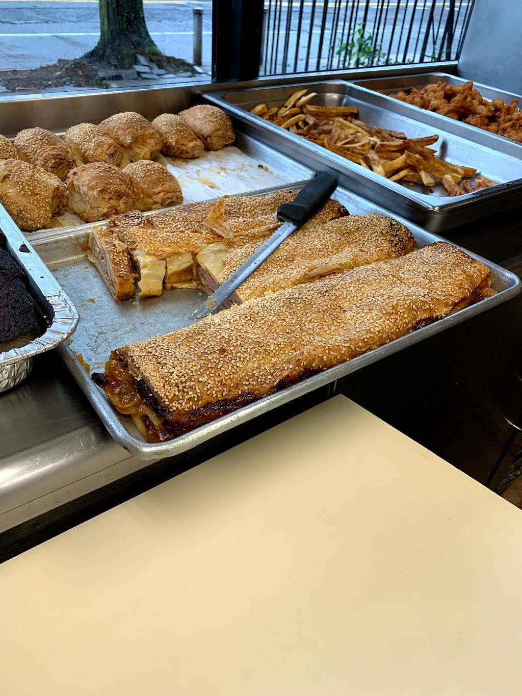 Meal Mart | restaurant | 4521 Fort Hamilton Pkwy, Brooklyn, NY 11219, USA | 7188715335 OR +1 718-871-5335