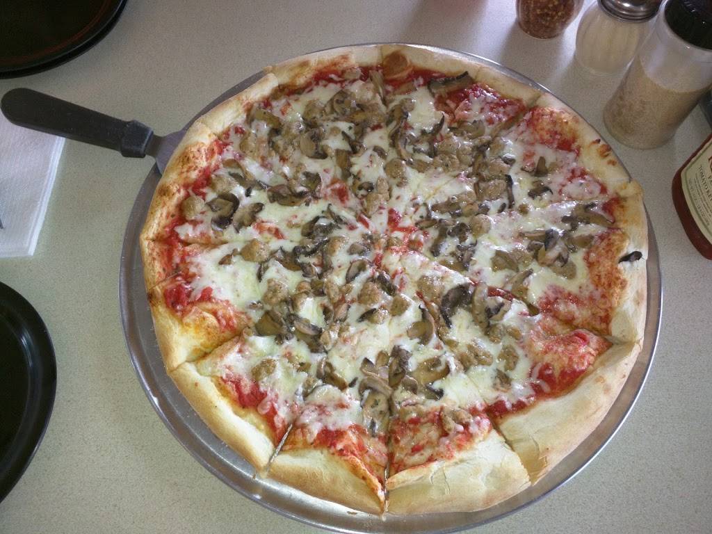 Franks Pizza Pasta & Subs | restaurant | 33 Soapy PI, Fairfield, VA 24435, USA | 5403779492 OR +1 540-377-9492