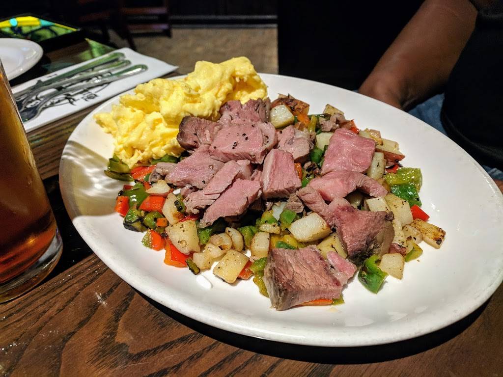 Bullys East Prime Bistro Sports Bar | restaurant | 2401 Camino del Rio S, San Diego, CA 92108, USA | 6192912665 OR +1 619-291-2665