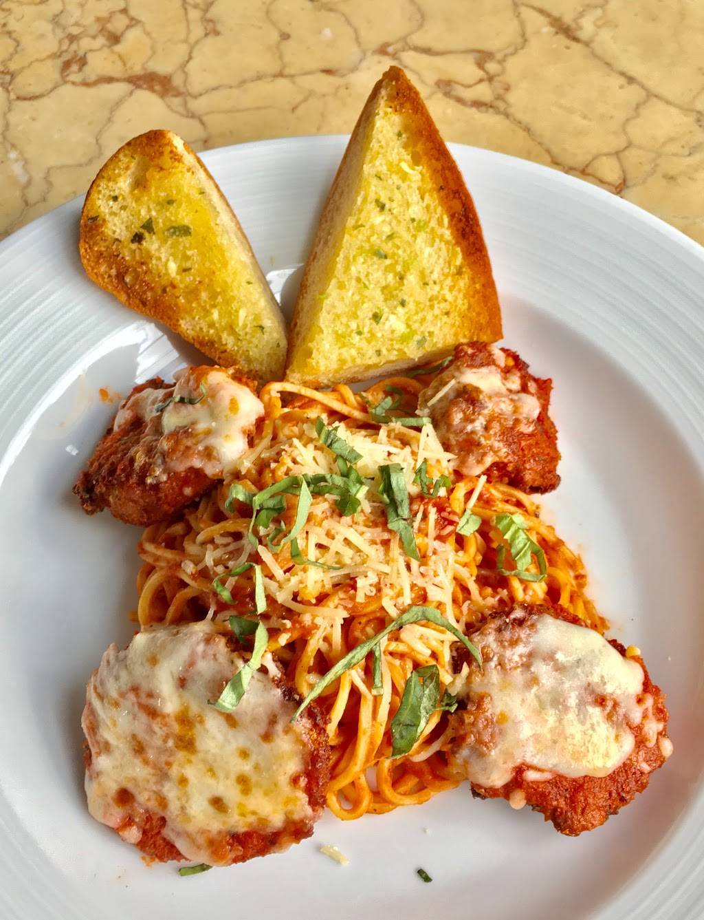 Daddy Gs | restaurant | 1950 1st Ave S, Seattle, WA 98134, USA | 2063813336 OR +1 206-381-3336