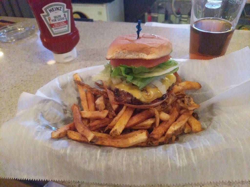 Walkers Bar & Grill | restaurant | 176 McGovern Blvd, Crescent Township, PA 15046, USA | 7244570662 OR +1 724-457-0662