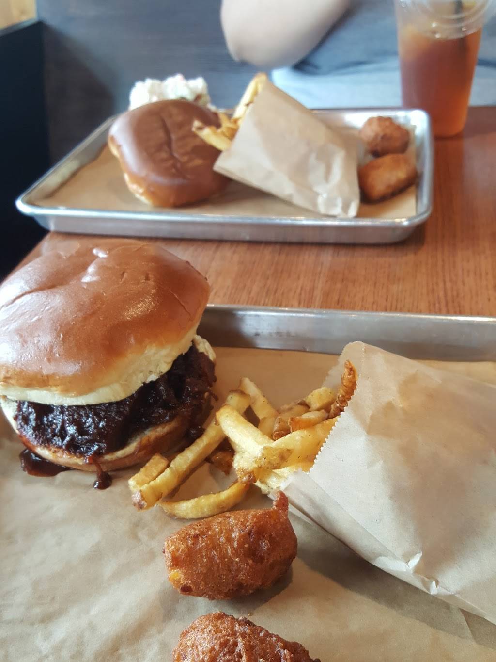 Q-BBQ | restaurant | 79 US-41 #200, Schererville, IN 46375, USA | 2193228288 OR +1 219-322-8288