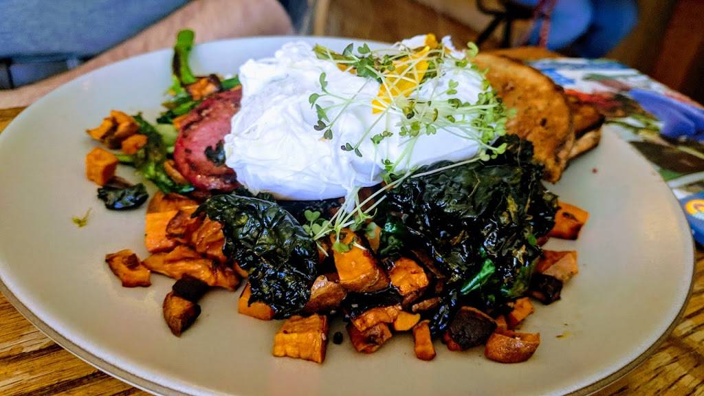 Figs Lake Leelanau | restaurant | 202 W Main St, Lake Leelanau, MI 49653, USA | 2312562222 OR +1 231-256-2222