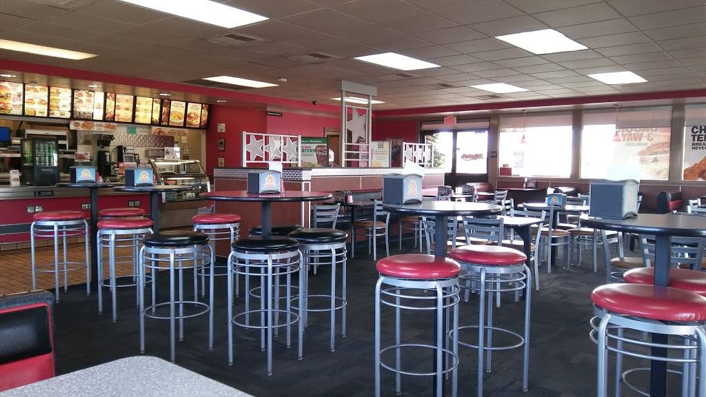 Carls Jr. / Green Burrito | restaurant | 950 Abbott St, Salinas, CA 93901, USA | 8317544416 OR +1 831-754-4416