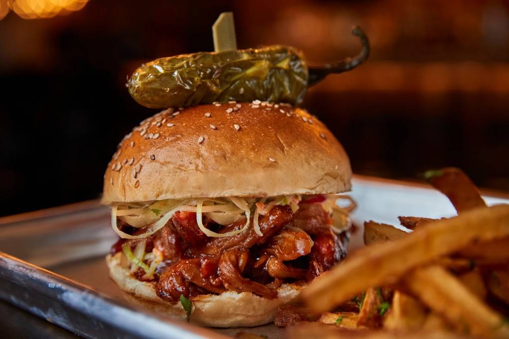 Stove and Tap | restaurant | 245 Lancaster Ave, Malvern, PA 19355, USA | 4844508890 OR +1 484-450-8890