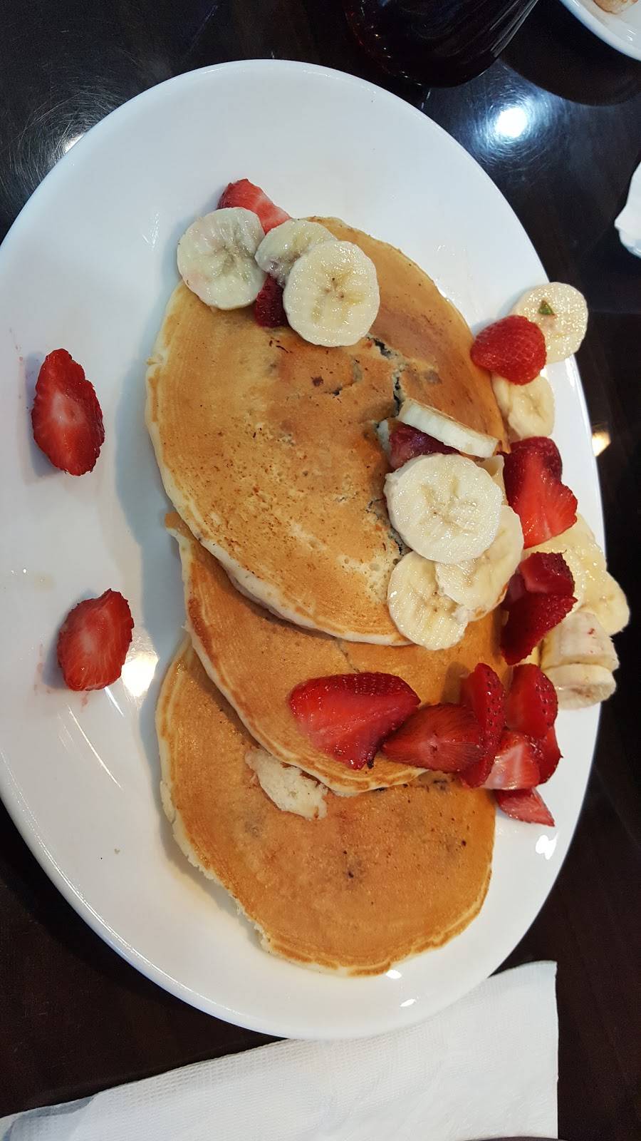 Circle Diner | restaurant | 412 E Madison Ave, Dumont, NJ 07628, USA | 2013879566 OR +1 201-387-9566