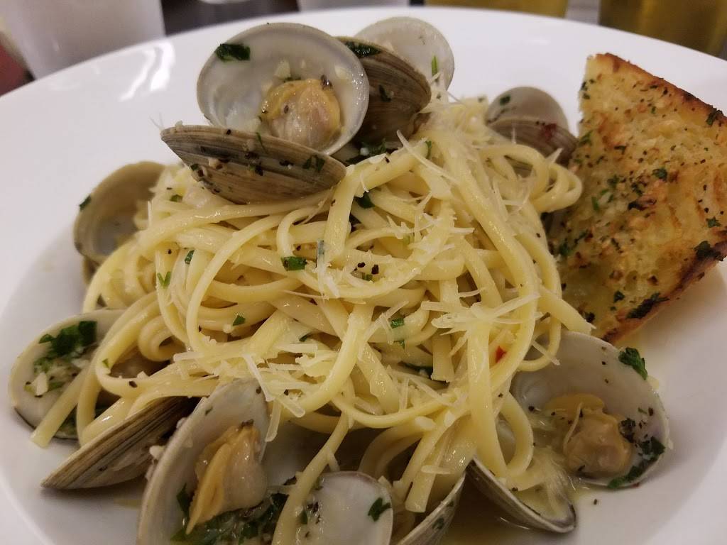 Aldos Italian Kitchen | restaurant | 2850 Eisenhower Ave, Alexandria, VA 22314, USA | 7038882243 OR +1 703-888-2243