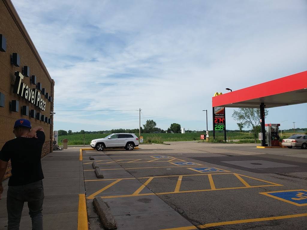 Flying J Travel Center | restaurant | 1191 70th Ave, Roberts, WI 54023, USA | 7157494238 OR +1 715-749-4238