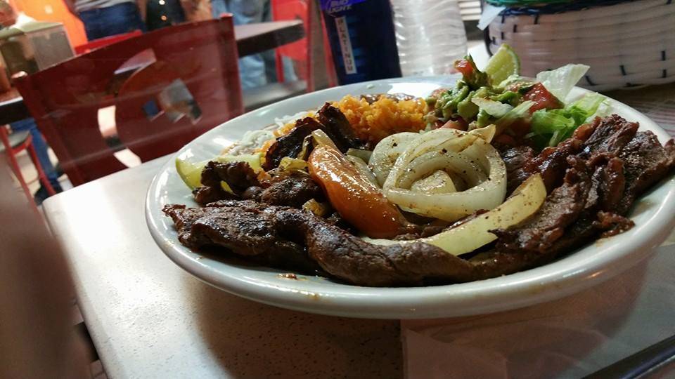 Las Chismosas Taqueria | restaurant | 1955 Monument Blvd #4E, Concord, CA 94520, USA | 9256913925 OR +1 925-691-3925