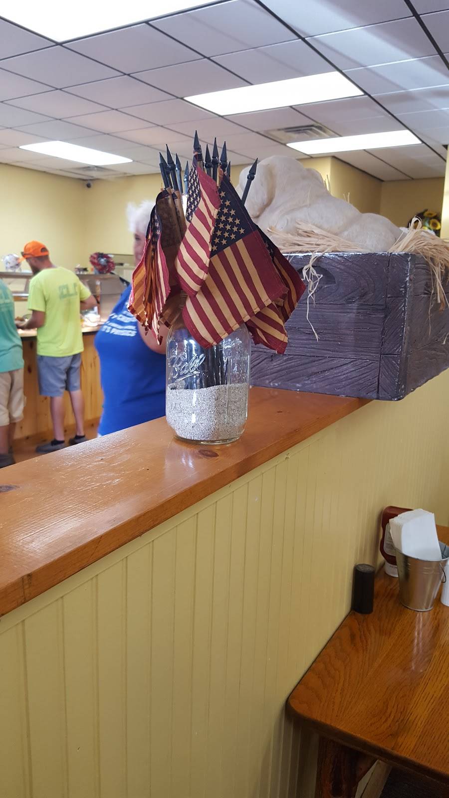 Big Ds BBQ Trough | restaurant | 2917 Church St, Conway, SC 29526, USA | 8433657485 OR +1 843-365-7485