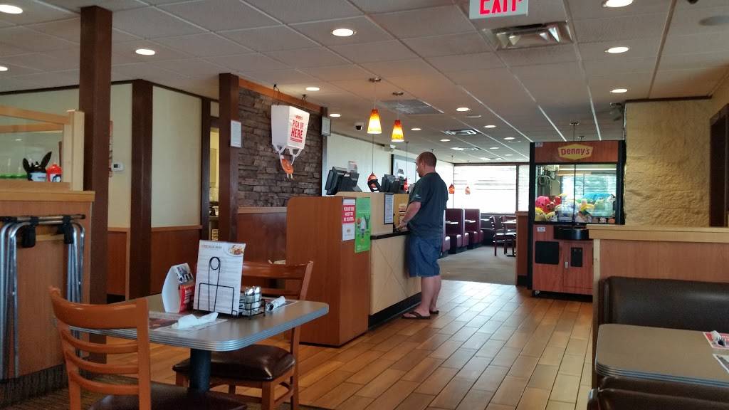 Dennys | restaurant | 1303 Armour Rd, Bourbonnais, IL 60914, USA | 8159379304 OR +1 815-937-9304