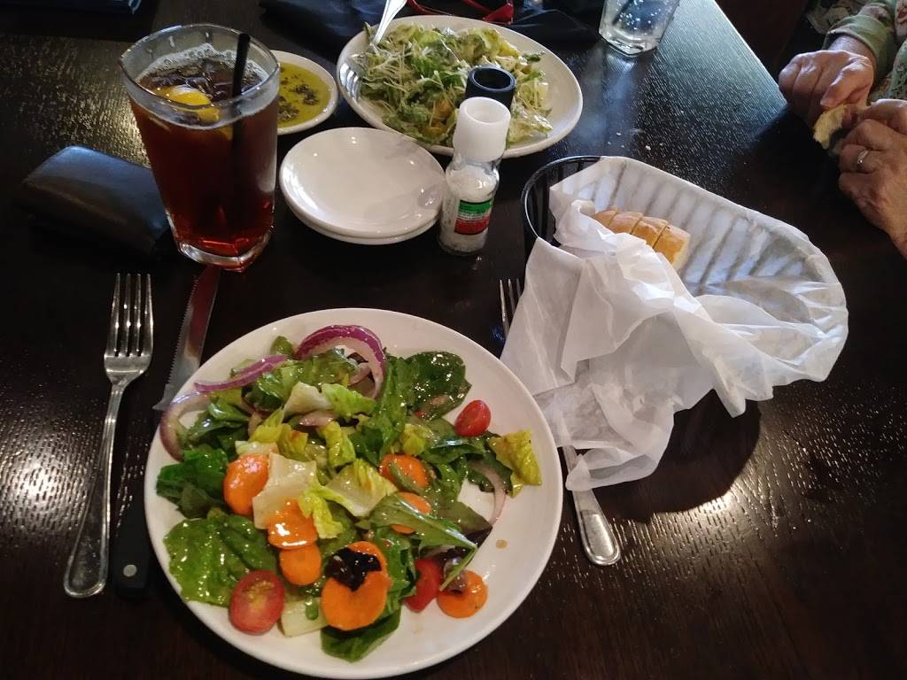 Carrabbas Italian Grill | restaurant | 2106 State Hwy 684 W, Bradenton, FL 34207, USA | 9417557712 OR +1 941-755-7712