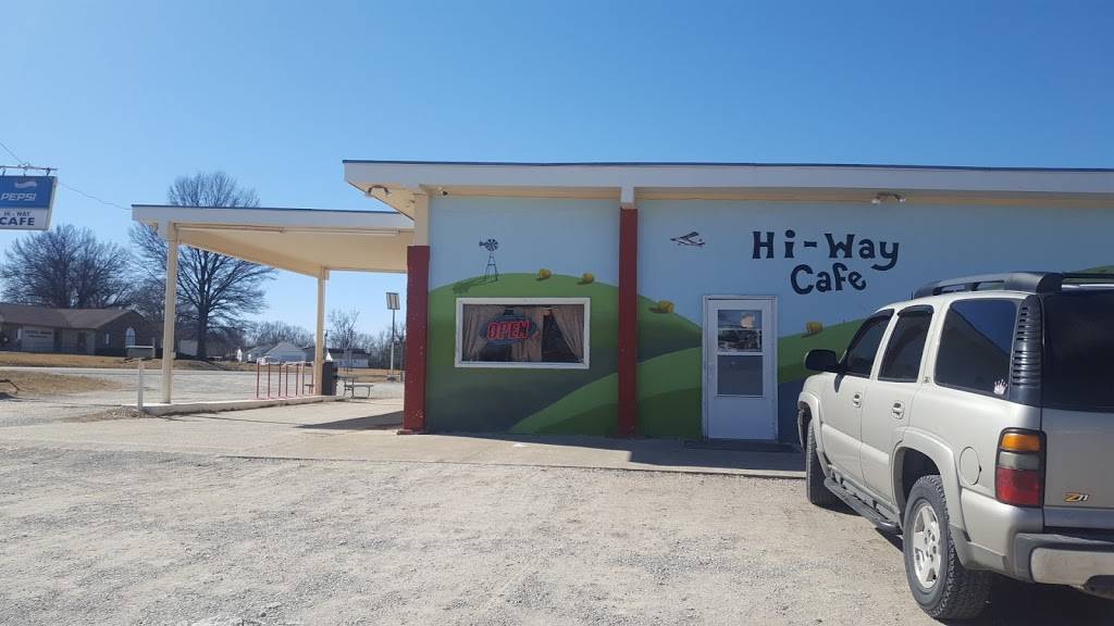 Hi-way cafe | cafe | 320 US-24, Salisbury, MO 65281, USA | 6603885504 OR +1 660-388-5504