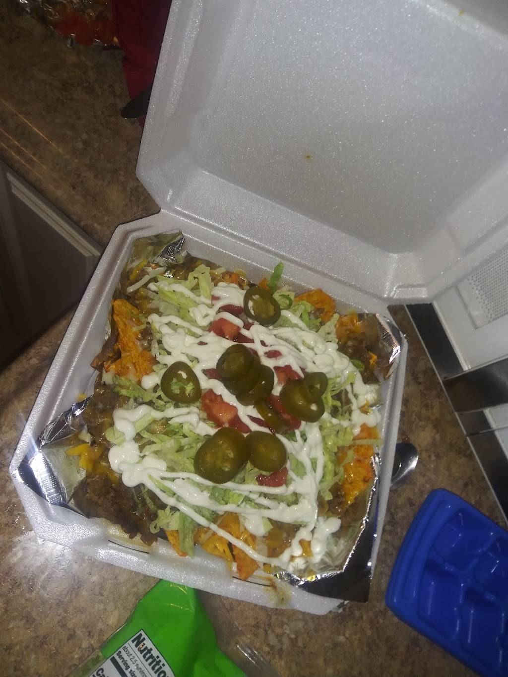 Hoodz Kitchen | restaurant | 2464 Swallow Cir SE, Atlanta, GA 30315, USA | 4042467263 OR +1 404-246-7263