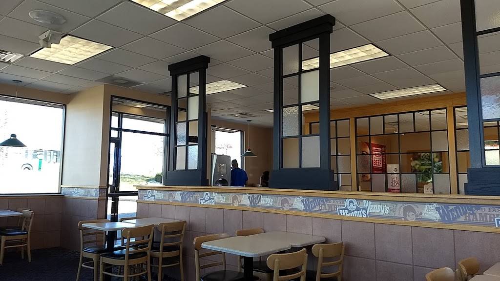 Wendys | restaurant | 6715 S 27th St, Franklin, WI 53132, USA | 4147613738 OR +1 414-761-3738