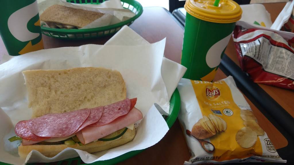 Subway Restaurants | restaurant | 16763 Fishhawk Blvd, Lithia, FL 33547, USA | 8136610331 OR +1 813-661-0331