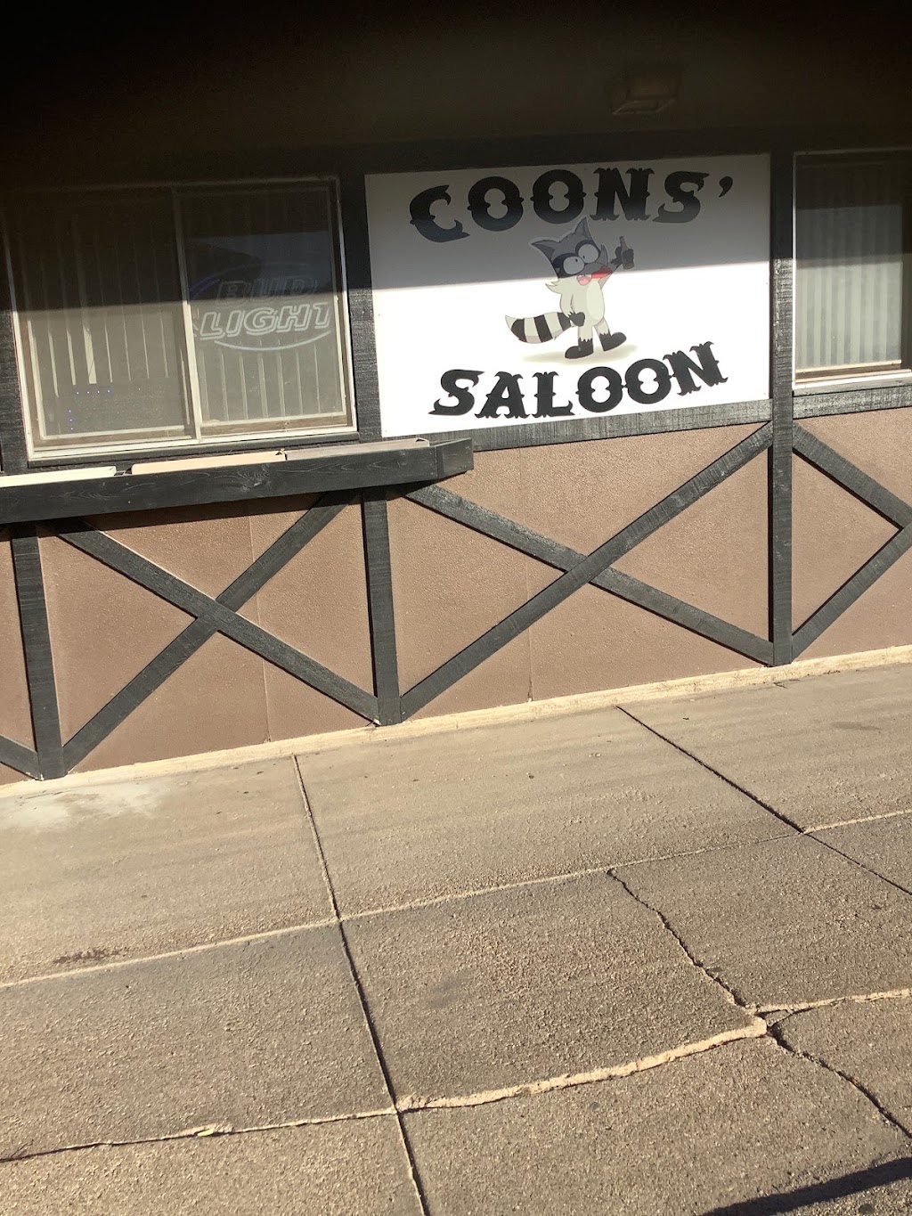 Coons’ Saloon | restaurant | 120 N Tyler St, Elm Creek, NE 68836, USA | 3088564475 OR +1 308-856-4475