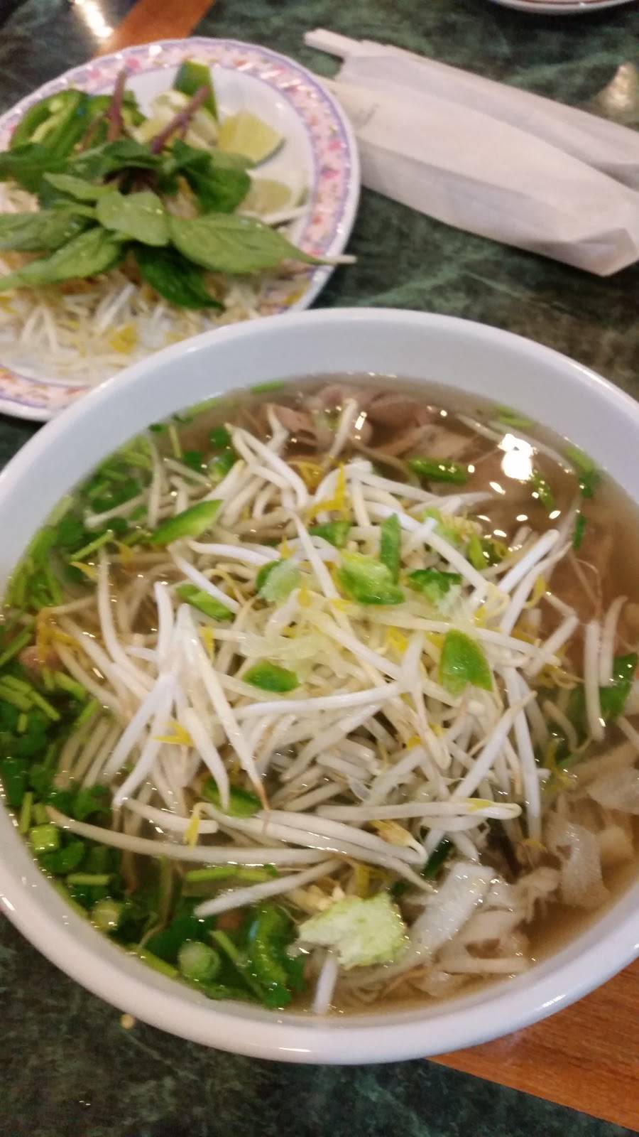 Pho Duy Vietnamese Restaurant | restaurant | 680 Peoria St, Aurora, CO 80011, USA | 3033679884 OR +1 303-367-9884