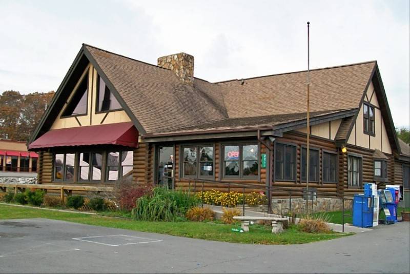 Golden Girls Restaurant | restaurant | 2211 N Charles G Seivers Blvd, Clinton, TN 37716, USA | 8654573302 OR +1 865-457-3302