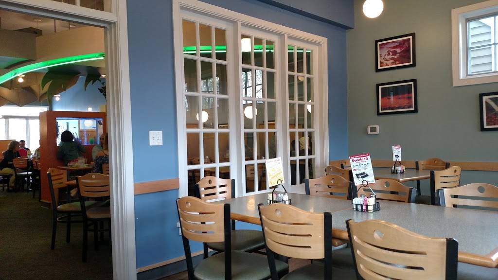 Isaacs Restaurant - Greenfield | restaurant | 565 Greenfield Rd, Lancaster, PA 17601, USA | 7173936067 OR +1 717-393-6067