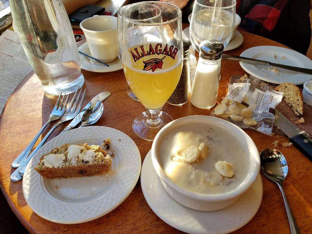 Bull Feeneys | restaurant | 375 Fore St, Portland, ME 04101, USA | 2077737210 OR +1 207-773-7210