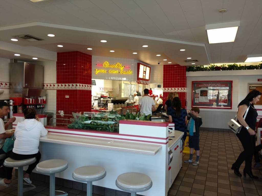In-N-Out Burger | restaurant | 26401 Bouquet Canyon Rd, Santa Clarita, CA 91350, USA | 8007861000 OR +1 800-786-1000