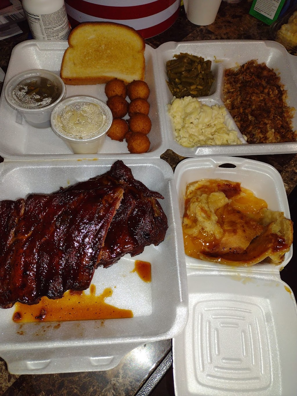 D K Bones BBQ | restaurant | 2006 E Green Dr, High Point, NC 27260, USA | 3368585374 OR +1 336-858-5374