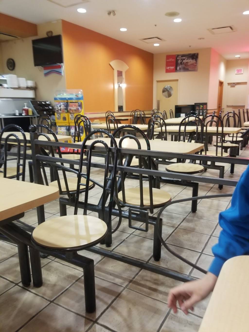 Pizza 7 Etoiles | restaurant | 6000 Boul Henri-Bourassa E, Montréal-Nord, QC H1G 2T6, Canada | 5143265856 OR +1 514-326-5856