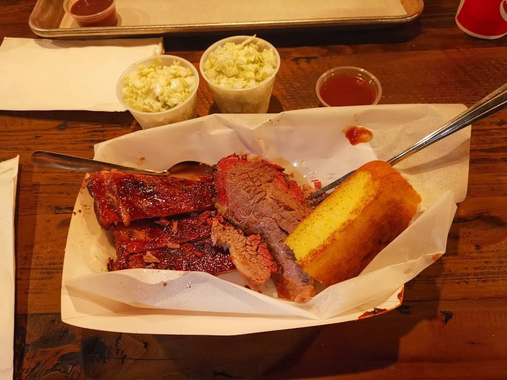 The Crossroads BBQ | restaurant | 241 Crossroads Blvd, Carmel-By-The-Sea, CA 93923, USA | 8312507616 OR +1 831-250-7616