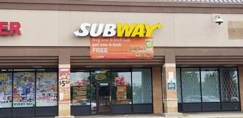 Subway | restaurant | 7950 Outer Dr W, Detroit, MI 48235, USA | 3133973558 OR +1 313-397-3558