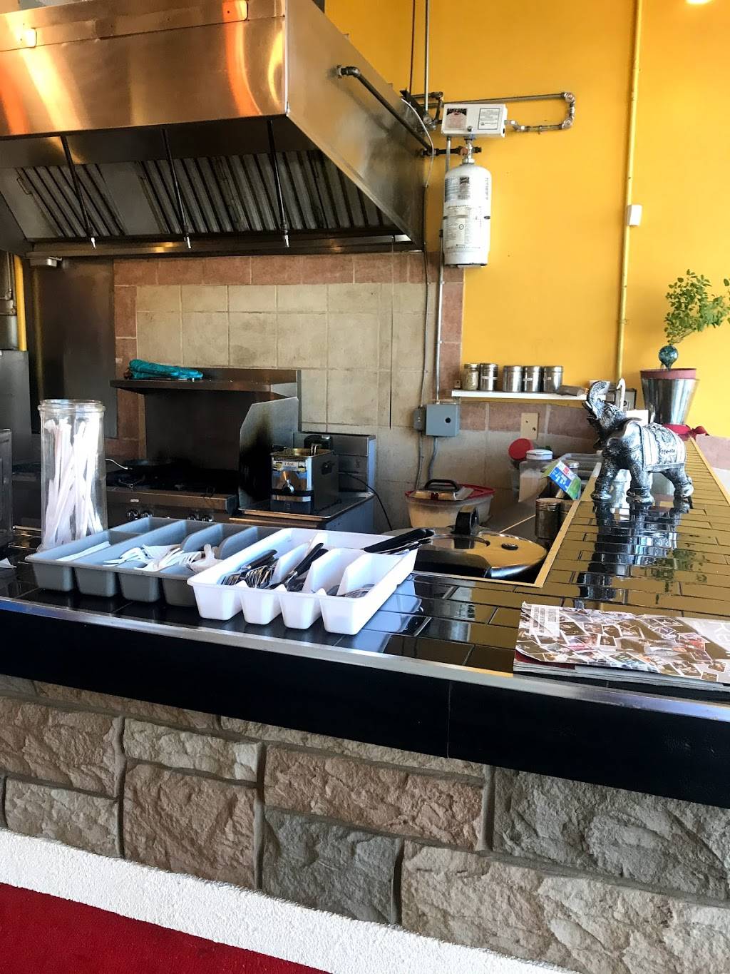 Tandoori Sizzle | restaurant | 1046 Princess St, Kingston, ON K7L 1H2, Canada | 6136340044 OR +1 613-634-0044