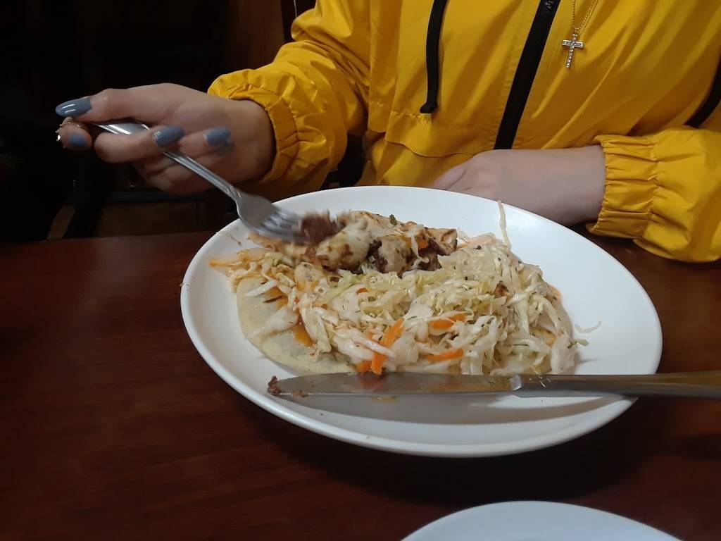 El Rincon Usuluteco | restaurant | 1880 W Adams Blvd, Los Angeles, CA 90018, USA | 3237342114 OR +1 323-734-2114