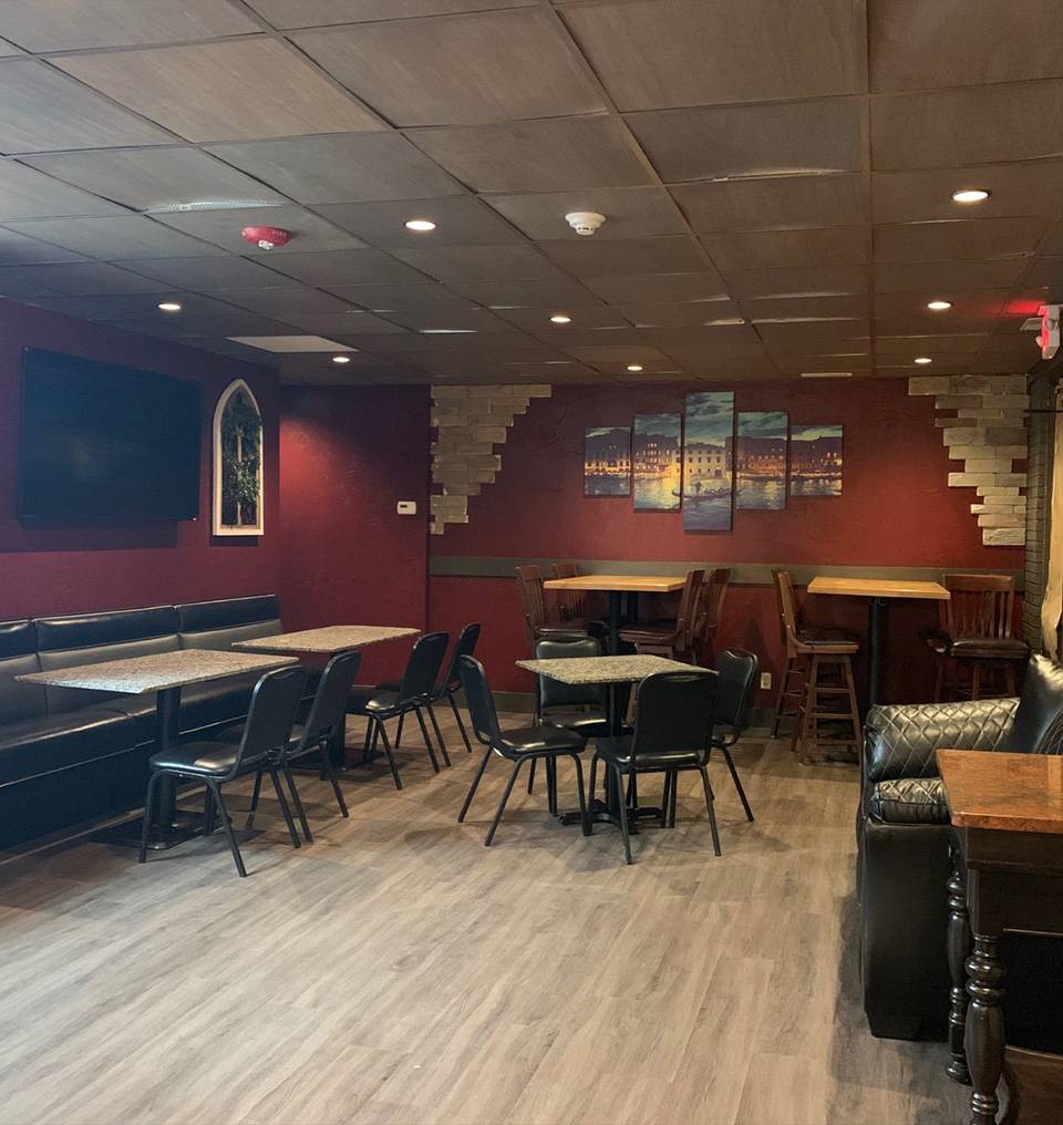 Michaels Italian Feast | restaurant | 1302 E Washington St, East Peoria, IL 61611, USA | 3096949000 OR +1 309-694-9000