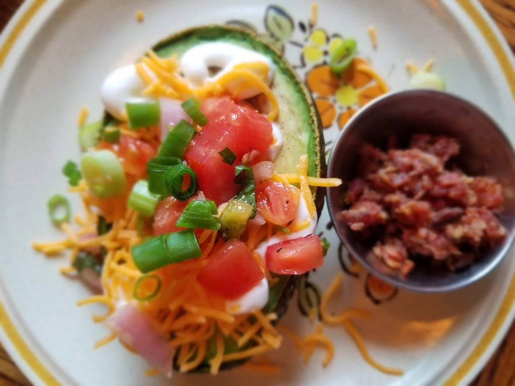 Chesterfields Gastro Diner | restaurant | 1433 Wellington St W #111, Ottawa, ON K1Y 2X2, Canada | 6136808990 OR +1 613-680-8990