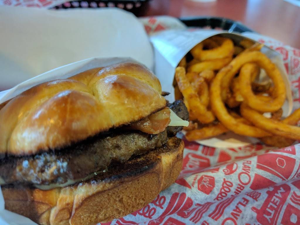 Jack in the Box | restaurant | 606 E F St, Oakdale, CA 95361, USA | 2098472598 OR +1 209-847-2598