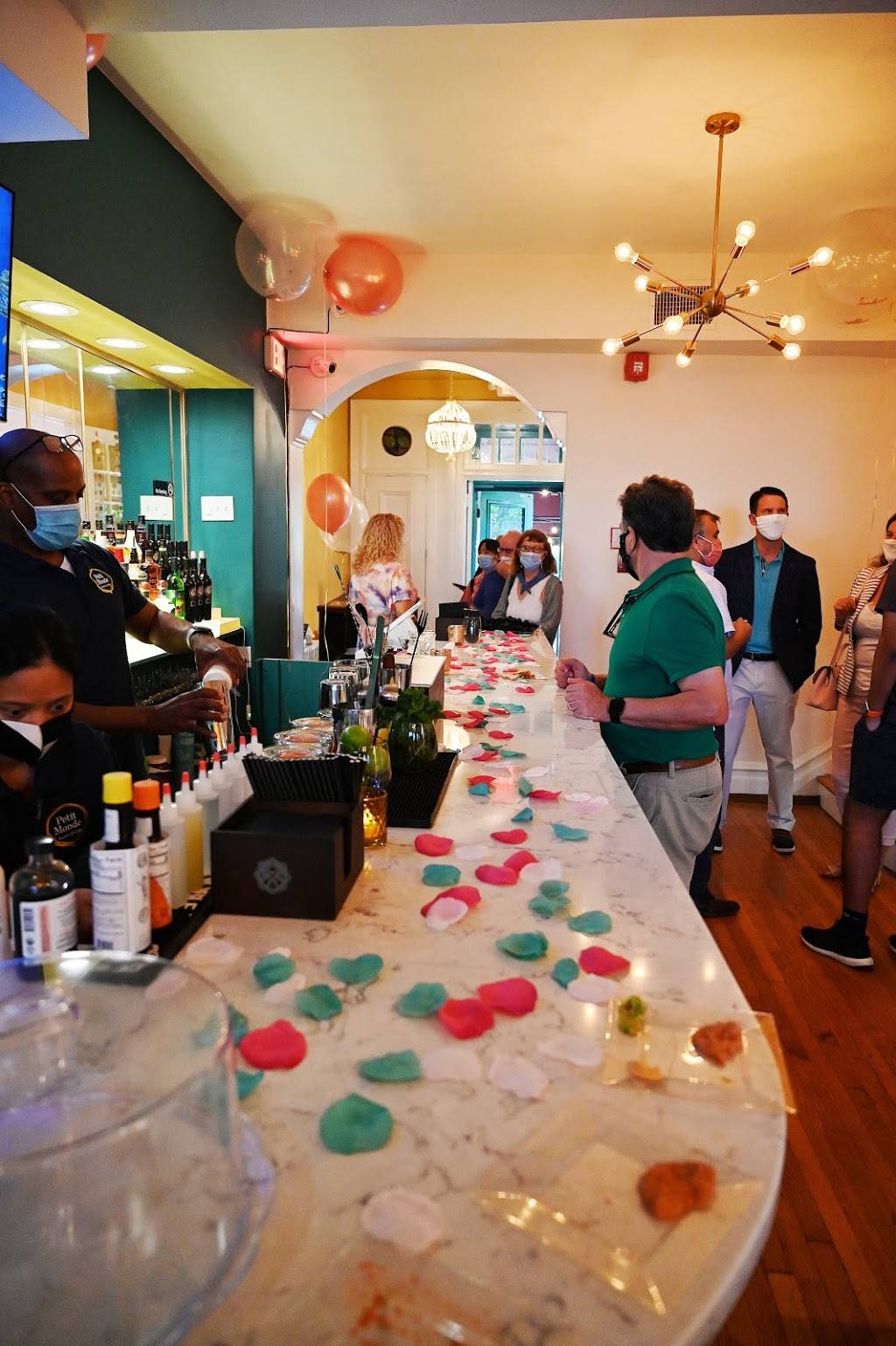 Petit Monde Bistro & Cafe | restaurant | 2653 Connecticut Ave NW, Washington, DC 20008, USA | 2026294622 OR +1 202-629-4622