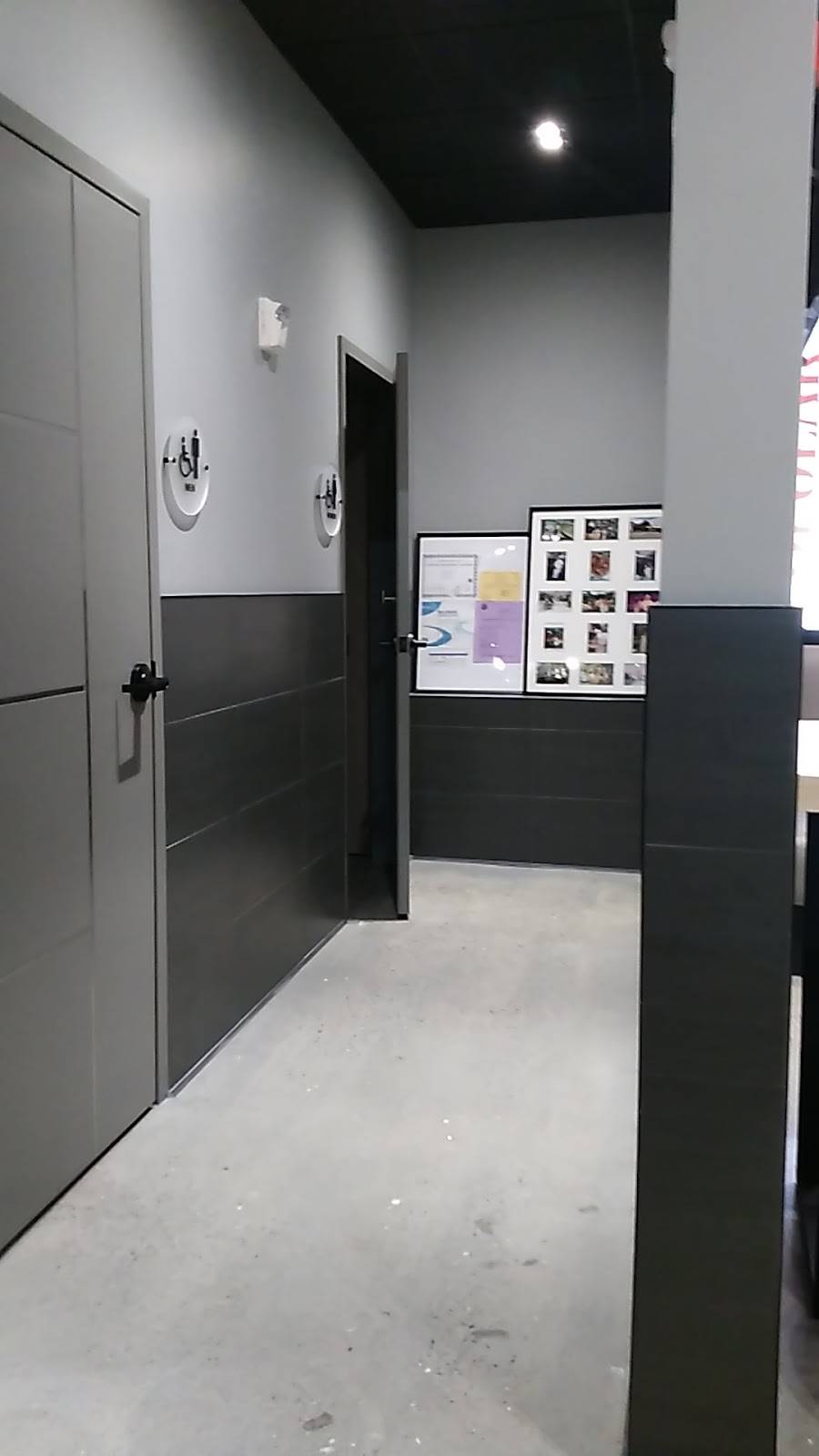 Famous Pizza Newburyport | restaurant | 2 Storey Ave, Newburyport, MA 01950, USA | 9784629644 OR +1 978-462-9644