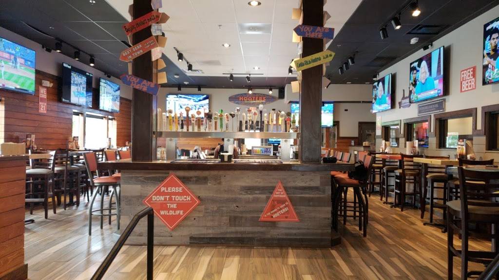 Hooters | restaurant | 2200 S Texas 6, Houston, TX 77077, USA | 2815310072 OR +1 281-531-0072