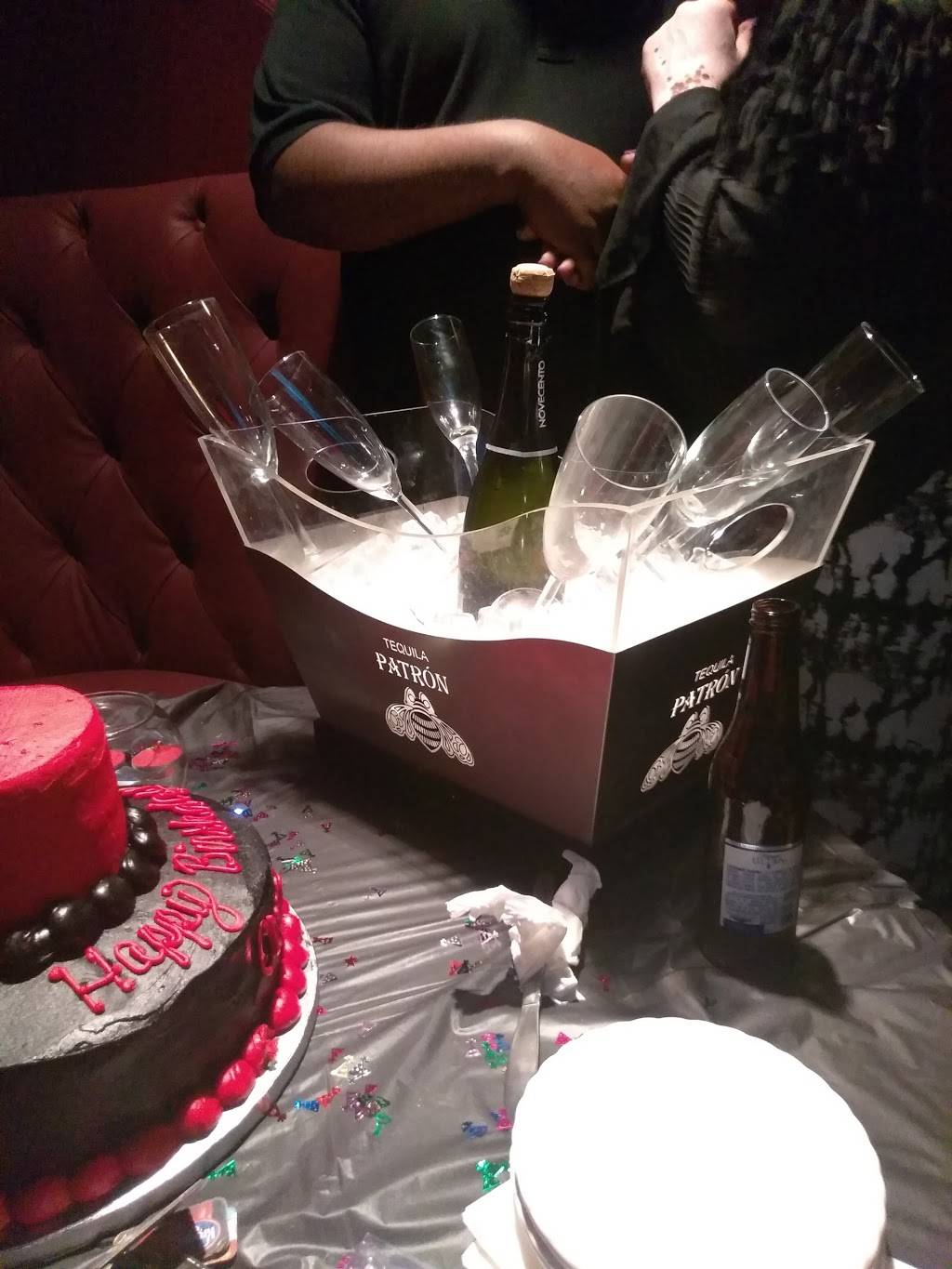 BH Lounge Desoto | restaurant | 2021 N Hampton Rd #100, DeSoto, TX 75115, USA | 9722982322 OR +1 972-298-2322