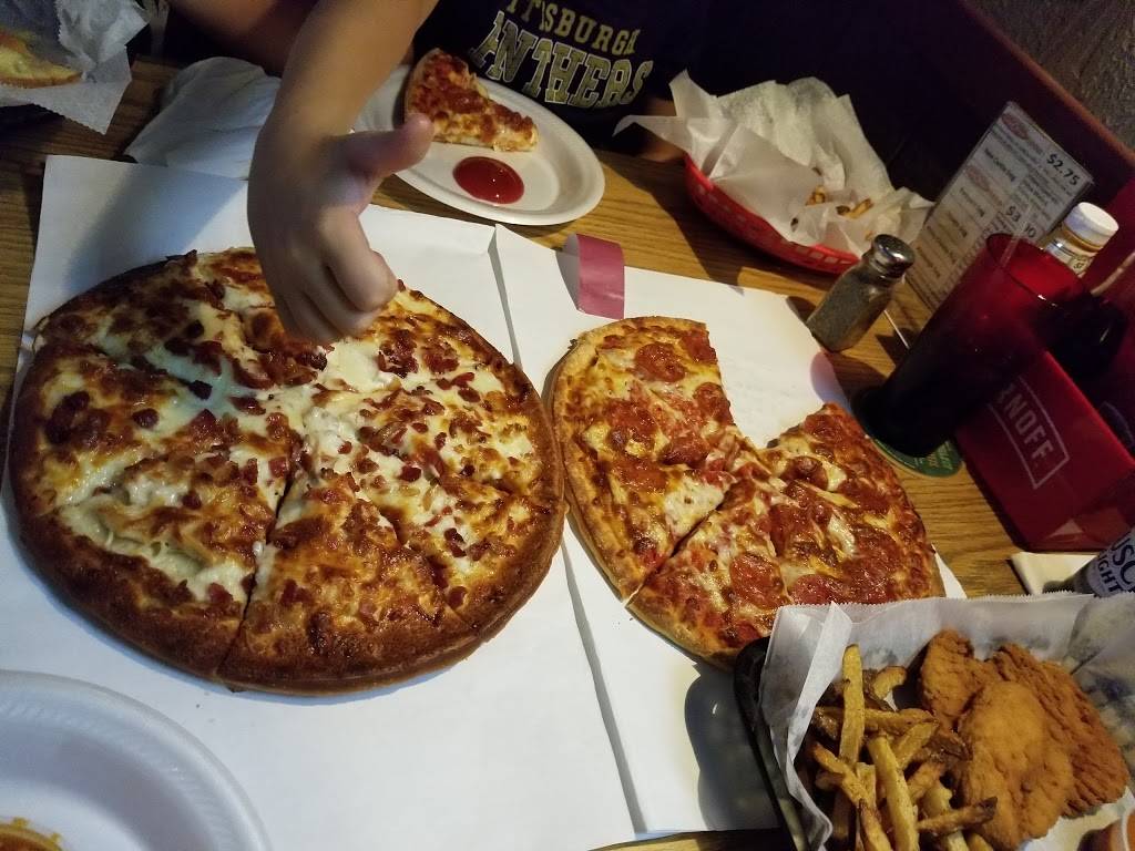 Shakers Backyard Bar & Grill | restaurant | 8942 Youngstown - Pittsburgh Rd, Poland, OH 44514, USA | 3307572476 OR +1 330-757-2476