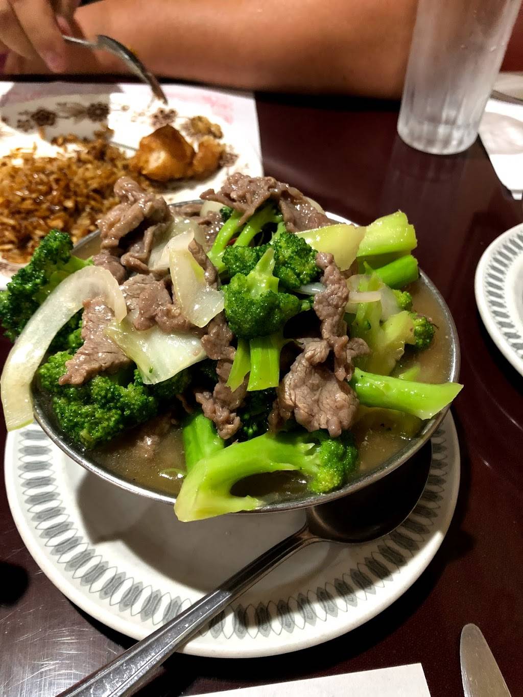 Lachute Holiday | restaurant | 526 Rue Principale, Lachute, QC J8H 1Y7, Canada | 4505625297 OR +1 450-562-5297