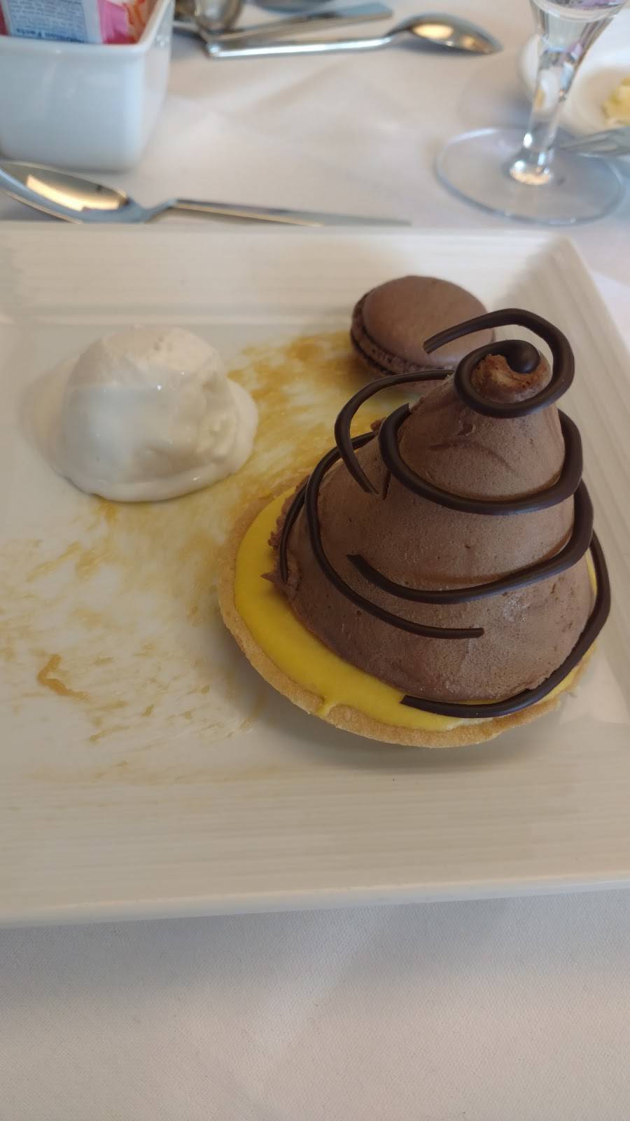 Waterleaf Restaurant | restaurant | 425 Fawell Blvd, Glen Ellyn, IL 60137, USA | 6309422284 OR +1 630-942-2284