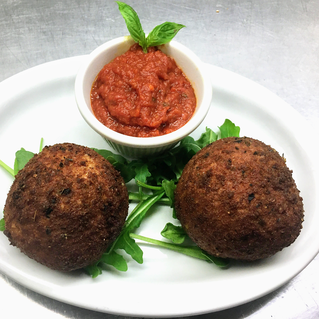 Pizza Pazzo | restaurant | 1035 Johnnie Dodds Blvd Ste B6, Mt Pleasant, SC 29464, USA | 8439728722 OR +1 843-972-8722