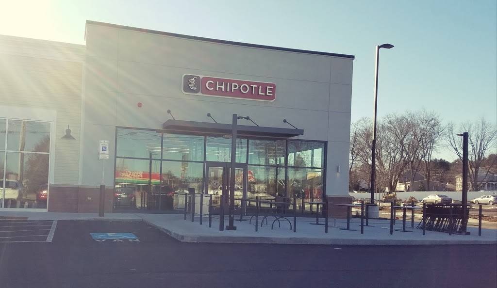 Chipotle Mexican Grill | restaurant | 826 Center Dr # 15, Dover, NH 03820, USA | 6037408984 OR +1 603-740-8984