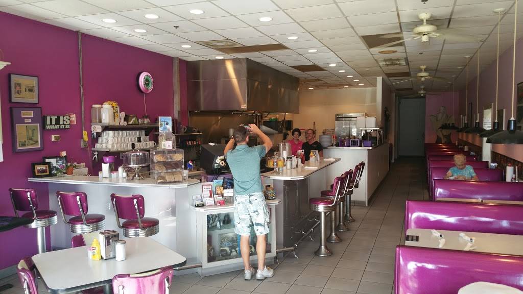 LuLu Bs | restaurant | 8795 Tamiami Trail N, Naples, FL 34108, USA | 2395945330 OR +1 239-594-5330