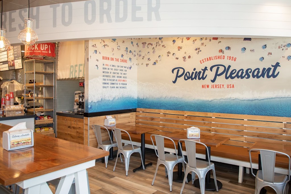 Jersey Mikes Subs | meal takeaway | 21506 Victory Blvd, Woodland Hills, CA 91367, USA | 8186397082 OR +1 818-639-7082