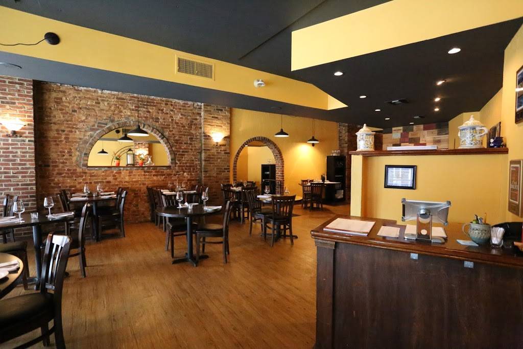 Alfredo Italian Byo | restaurant | 668 Lancaster Ave, Berwyn, PA 19312, USA | 6106402962 OR +1 610-640-2962