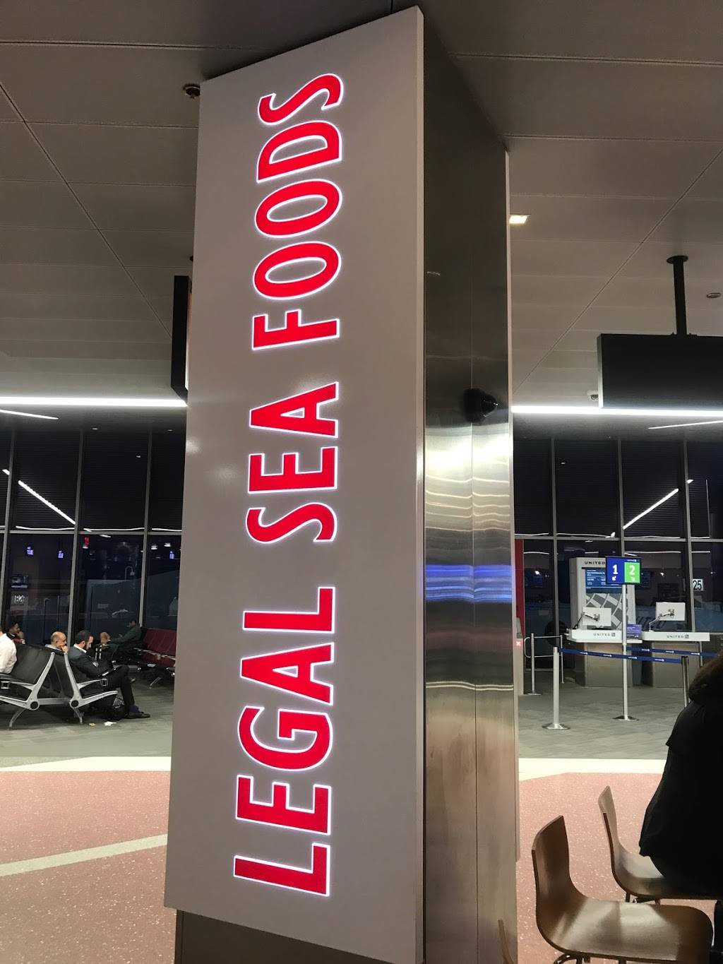 Legal Seafood | restaurant | Logan Airport Terminal B, Boston, MA 02128, USA | 8575743888 OR +1 857-574-3888