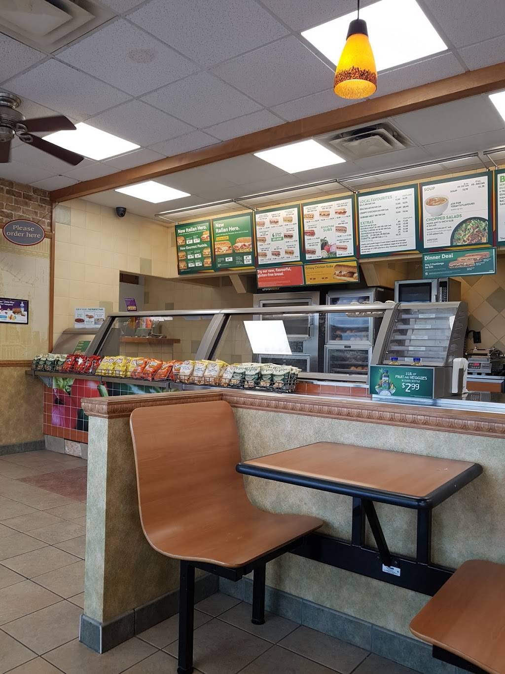 Subway | restaurant | 941 Hamilton Rd Hamilton-Highbury Plaza, Unit 3, London, ON N5Z 1W5, Canada | 5196596864 OR +1 519-659-6864
