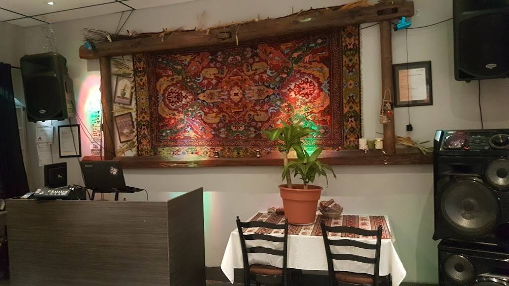 Noah | restaurant | 2146 Rue Lucien-Thimens, Saint-Laurent, QC H4R 1L1, Canada | 4383866624 OR +1 438-386-6624